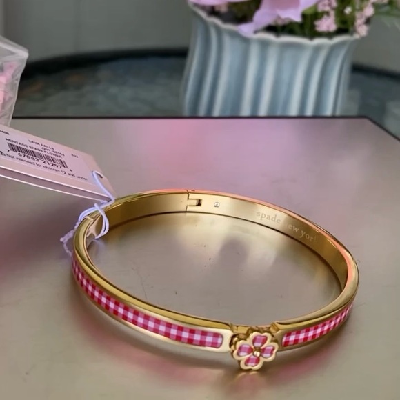 Kate Spade Heritage Spade Flower Metal Thin Hinged Bangle NWT - Picture 3 of 7